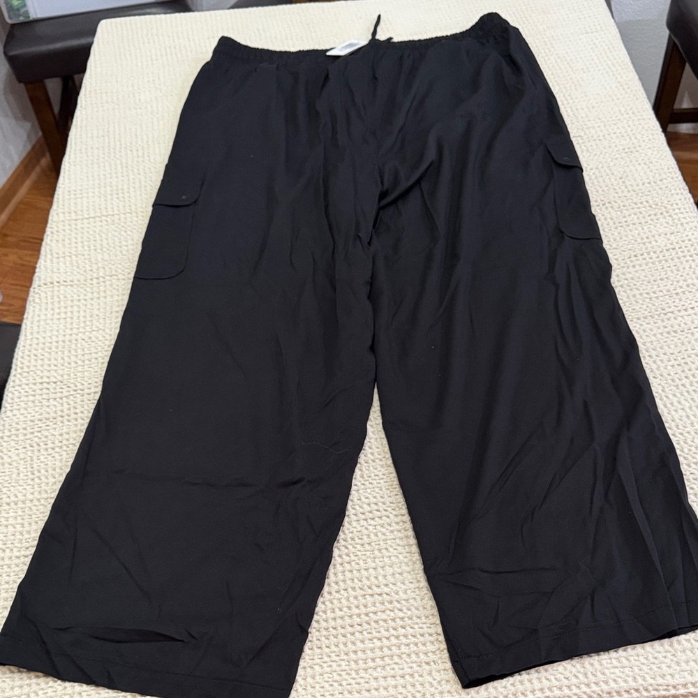 torrid Black Wide-Leg Cargo Pants - Picture 4 of 8